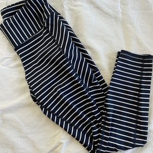 ATHLETA striped print athletic leggings